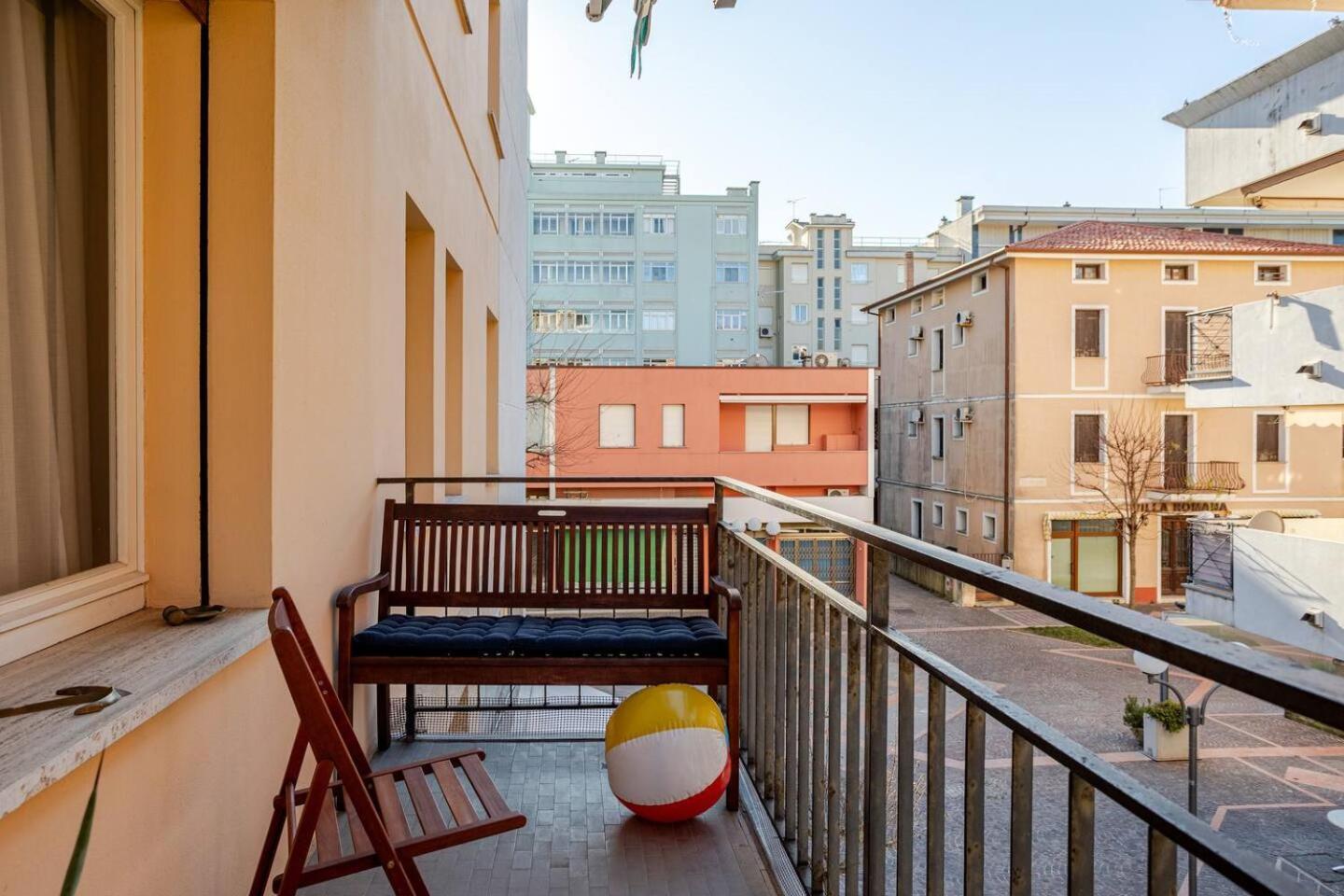 Sunny Home, Appartamento In Centro E Vicino Alla Spiaggia กราโด ภายนอก รูปภาพ