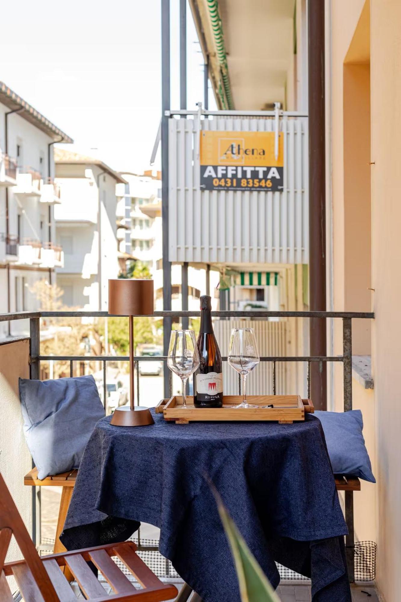 Sunny Home, Appartamento In Centro E Vicino Alla Spiaggia กราโด ภายนอก รูปภาพ