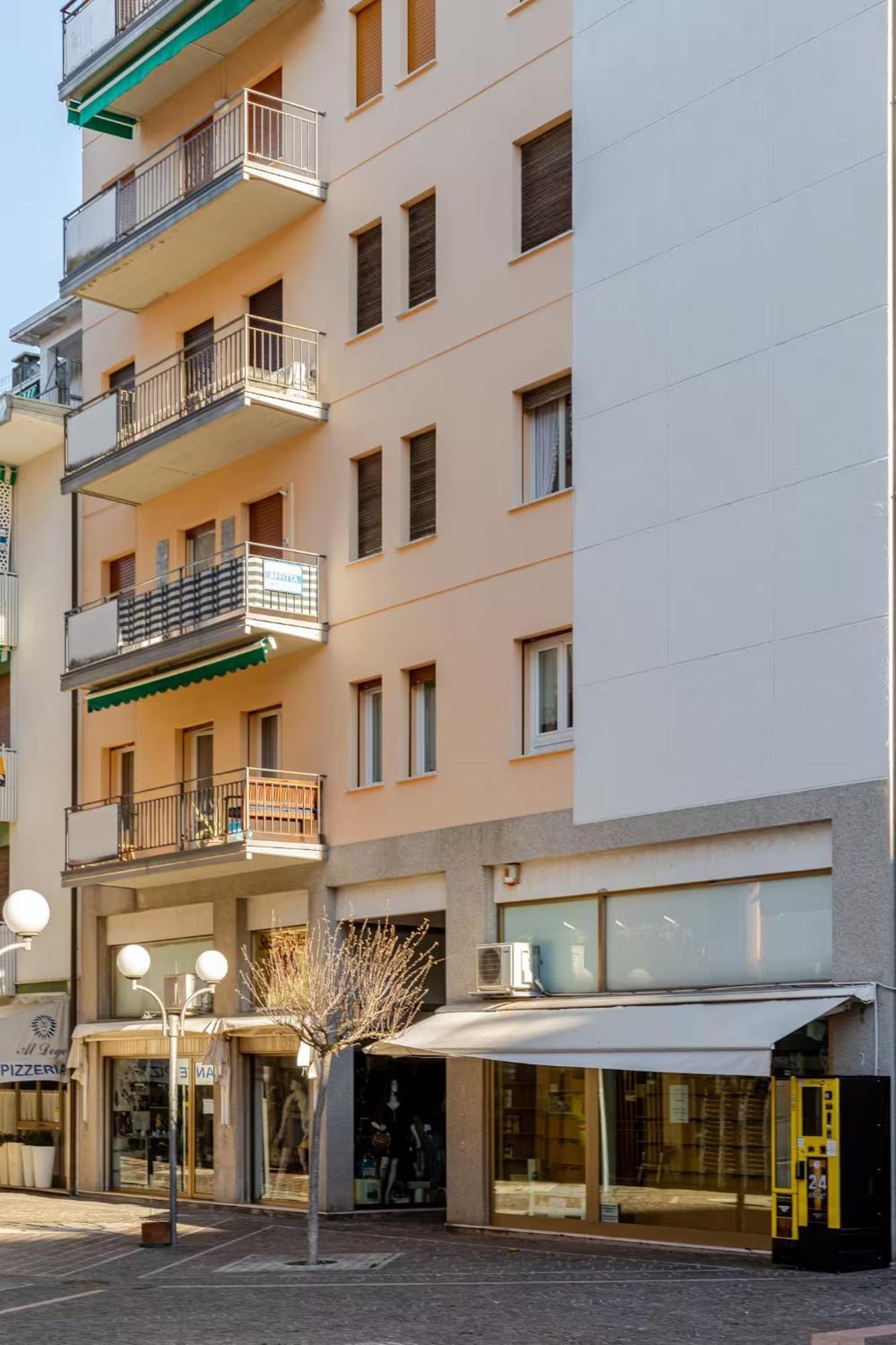 Sunny Home, Appartamento In Centro E Vicino Alla Spiaggia กราโด ภายนอก รูปภาพ